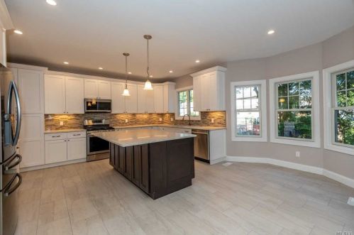 111 Woodlawn Ave, Valley Stream NY exterior