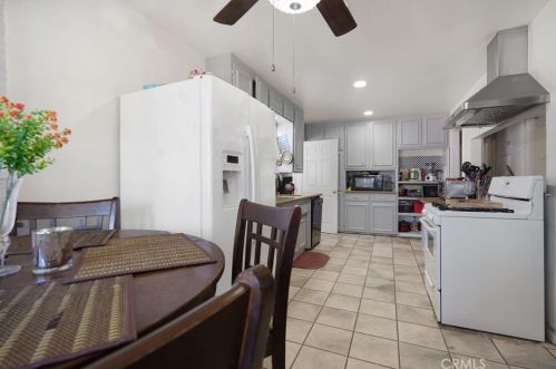 2124 Ash Ave, Fullerton CA  92833-3211 exterior