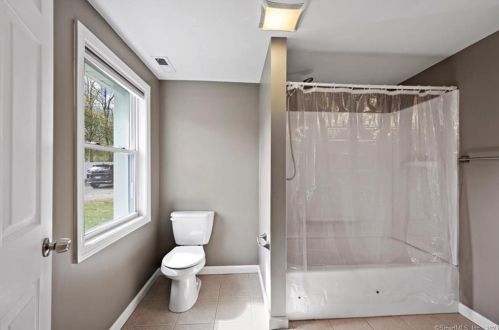 10 Grieb Trl, Wallingford CT  06492-2616 exterior