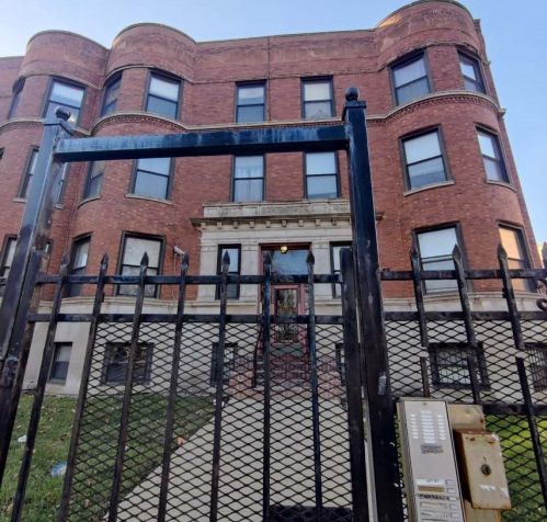 5902 King Dr, Chicago, IL 60637-1335