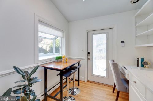 2815 Cathedral Ave, Washington DC 20008-4122 exterior