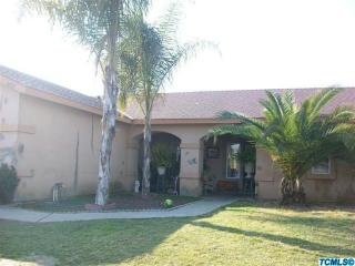 1037 Palo Alto St, Tulare, CA 93274-7691