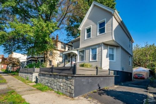 38 40th St, Irvington, NJ 07111-1258