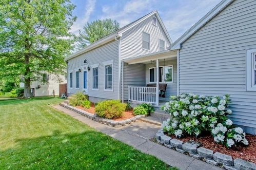 249 Dale St, Chicopee, MA 01020-1270