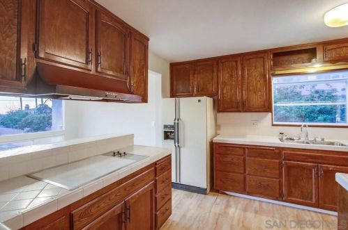 1078 Devonshire Dr, San Diego CA 92107-4038 exterior