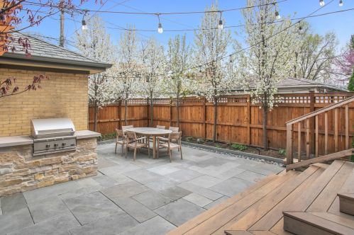 2955 Sunnyside Ave, Chicago IL 60630-3923 exterior