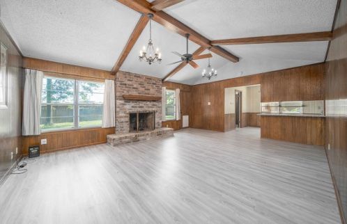 241 Normal Park Dr, Huntsville TX 77320-3438 exterior