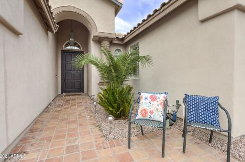 2702 Amberwood Dr, Phoenix AZ  85045-4208 exterior