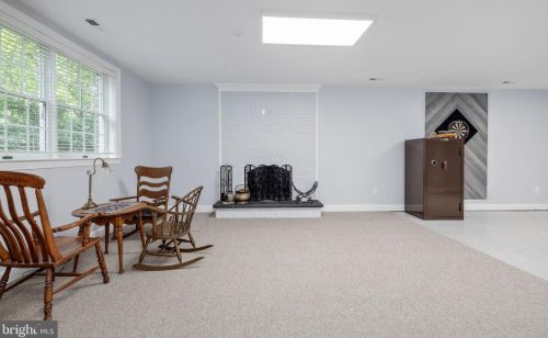 1941 Valleywood Rd, Mc Lean VA  22101-4931 exterior