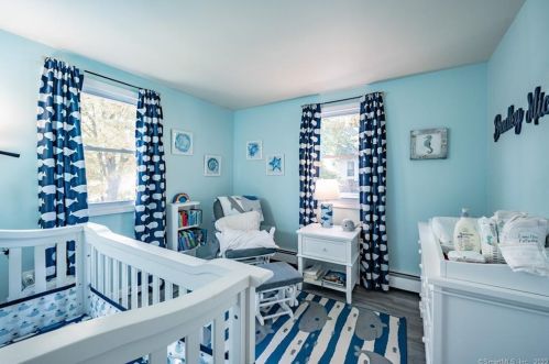 84 Spg St, Windsor Locks CT 06096-2207 exterior