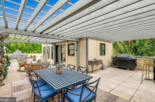 2735 Cathedral Ave, Washington DC  20008-4119 exterior