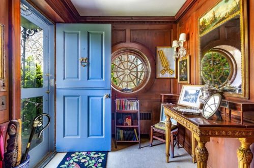 31 Bowery St, Middletown RI 02840-3560 exterior