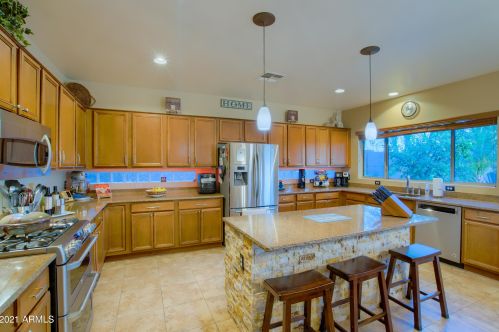 33907 23 Dr, Phoenix AZ 85027-4137 exterior