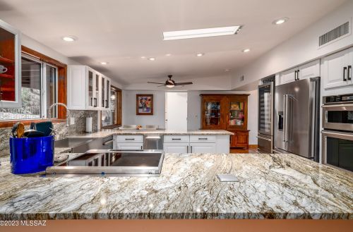 6101 Camino De Santa Valera, Tucson AZ  85718-3722 exterior