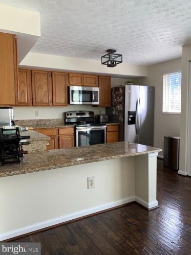 6064 Chicory Pl, Alexandria VA 22310-4411 exterior