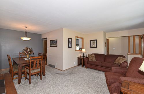 4460 15 St, Milwaukee WI 53221-2320 exterior