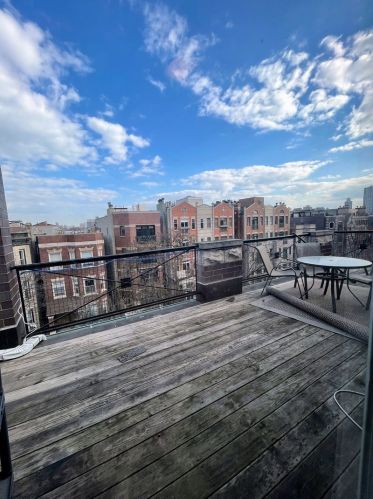 865 Buckingham Pl, Chicago IL  60657-2559 exterior