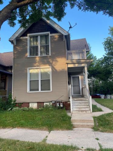 2116 11th St, Milwaukee WI  53205-1313 exterior
