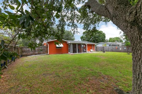 2193 Shelter Dr, Fort Pierce FL 34952-4849 exterior