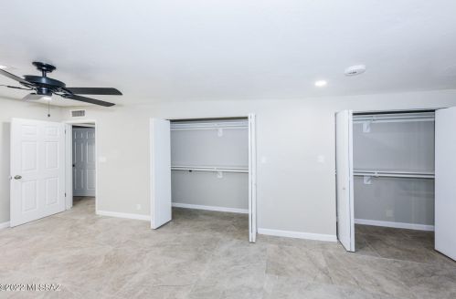 8648 Kenyon Dr, Tucson AZ  85710-4234 exterior