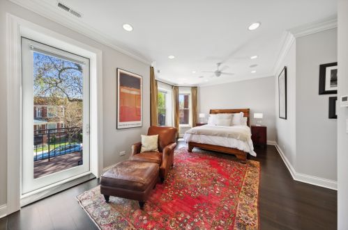 3524 Oakley Ave, Chicago IL 60609-1062 exterior