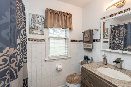 4625 74, Milwaukee WI 53218-4750 exterior