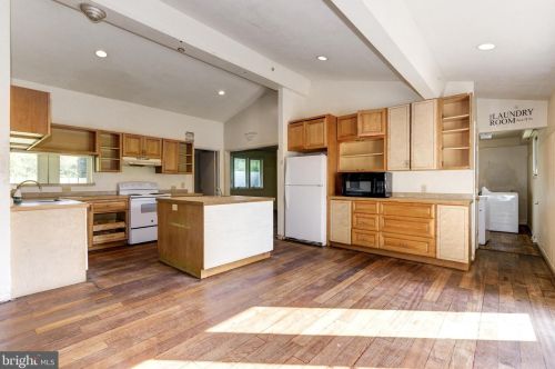 789 Rte 45, Pilesgrove NJ 08098-2528 exterior