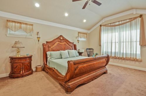 719 Silent Holw, San Antonio TX 78260-6276 exterior