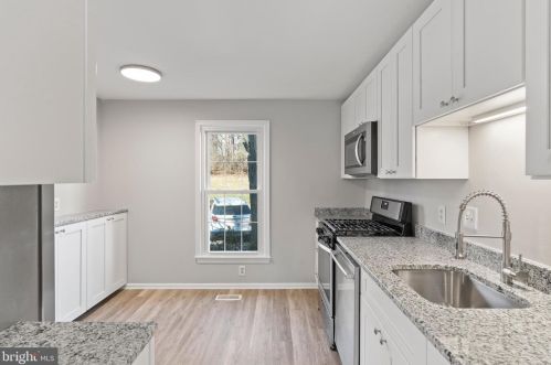 7449 Duddington Dr, Alexandria VA 22315-3849 exterior