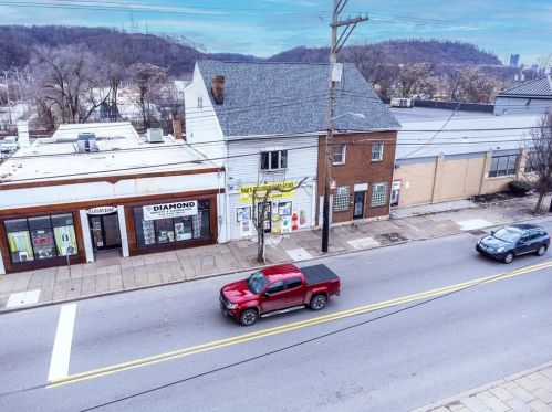 4942 2 Ave, Pittsburgh PA 15207-4600 exterior