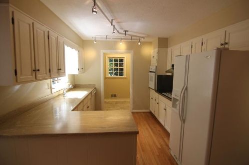 1845 Johnson Ferry Rd, Atlanta GA  30319-1922 exterior