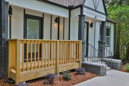 42 Burbank Dr, Atlanta GA  30314-2416 exterior
