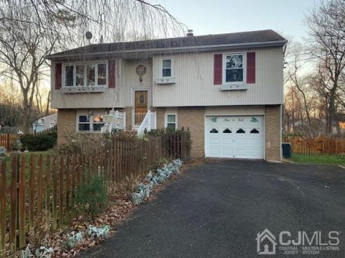 1470 Greenwood Dr, Piscataway, NJ 08854-2039