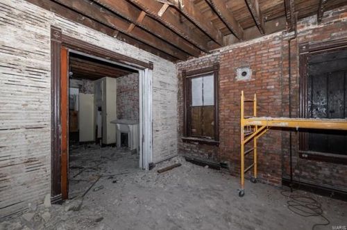 2635 Chippewa St, Saint Louis MO 63118-3835 exterior