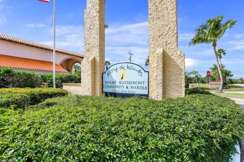 245 Stella Maris Dr, Naples, FL 34114-9622