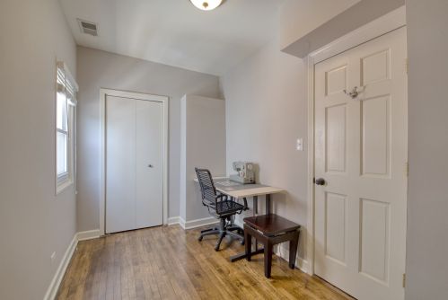 3519 Ravenswood Ave, Chicago IL 60640-4409 exterior