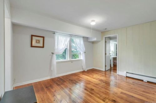 64 Prospect Ave, Valhalla NY 10595-1925 exterior