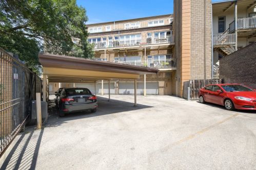 3045 Greenview Ave, Chicago IL  60657-3109 exterior