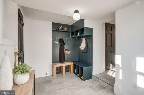 1727 16th St, Washington DC  20020-5661 exterior