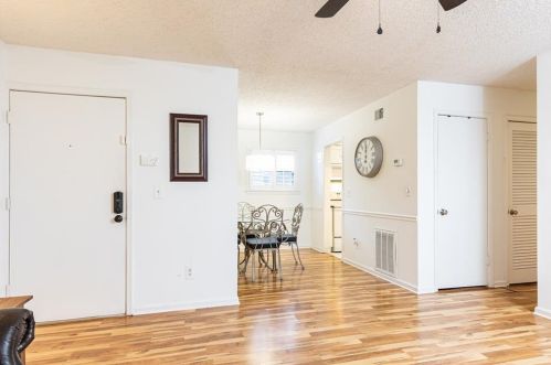 76 De Arc Pl, Atlanta GA 30327-1014 exterior