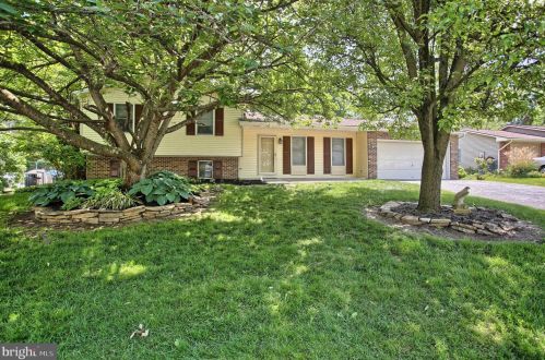 531 Randall Cir, Hummelstown, PA 17036-9158