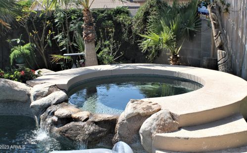 13046 37 Ave, Phoenix AZ 85053-7610 exterior