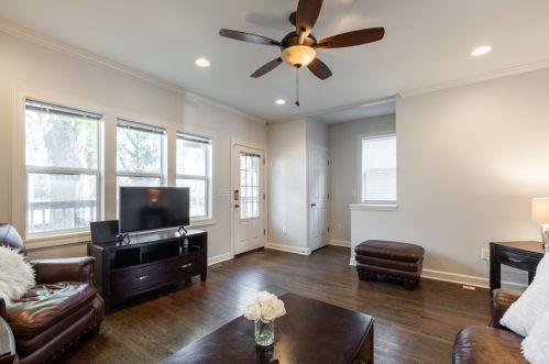 2567 Burrell St, Milwaukee, WI 53207-1552