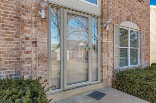 11442 Daykin Dr, Saint Louis, MO 63146-5394