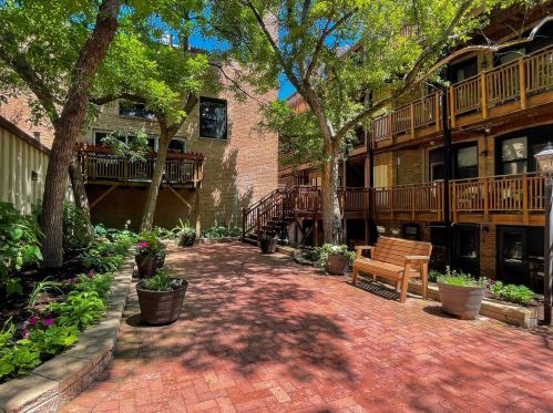 804 George St, Chicago IL  60657-5127 exterior