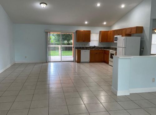 5906 Spruce Dr, Fort Pierce FL  34982-3794 exterior