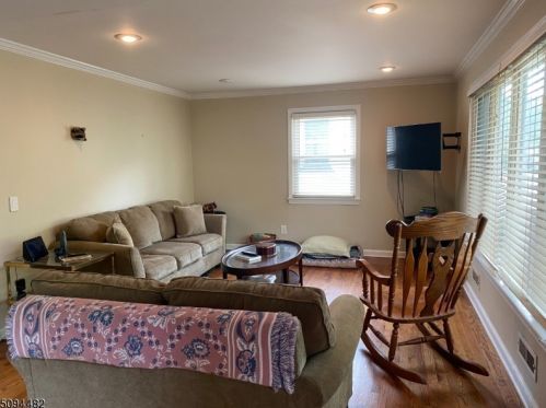 25 Mapes Ave, Springfield, NJ 07081-3217