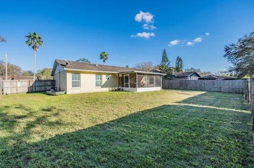 15806 Country Lk Dr, Tampa FL 33624-1539 exterior