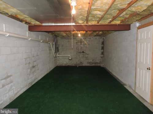 1053 Sterling Pl, Lancaster PA  17603-8839 exterior