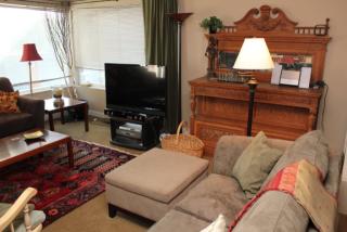 2642 23rd Ave, Seattle WA  98199-2902 exterior